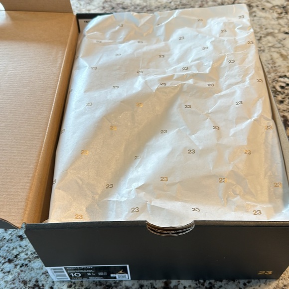 Nike Jordan Lift Off AR4430-061 Men’s Black/Infrared 23-White Basketball Shoes - Picture 9 of 10